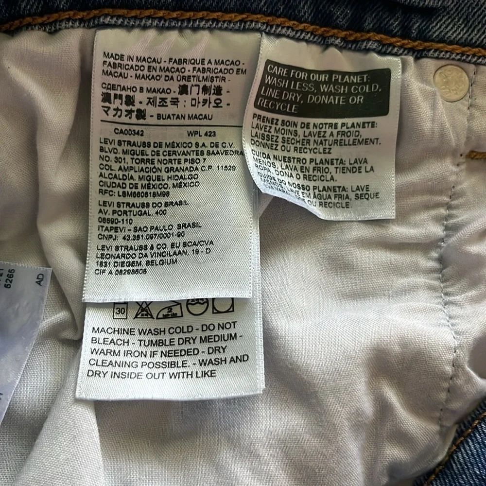 Levi’s Ribcage Shorts High Rise Size 31 - Picture 11 of 16